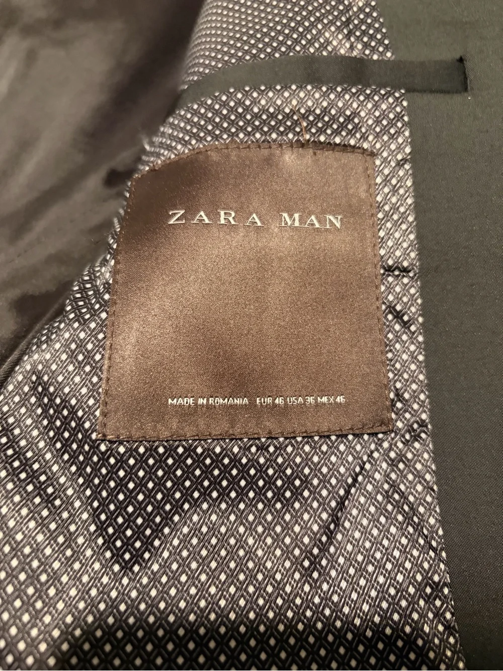Zara Man Two-Button Black Suit Jacket (36R) & Trousers (31x30) Set Romania Made